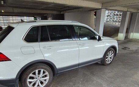 Volkswagen Tiguan II, 2018 год, 2 650 000 рублей, 2 фотография