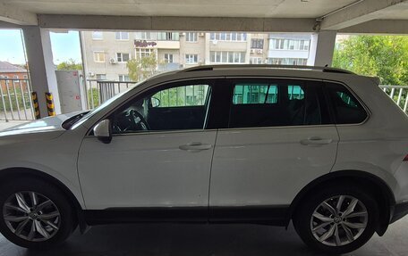 Volkswagen Tiguan II, 2018 год, 2 650 000 рублей, 4 фотография