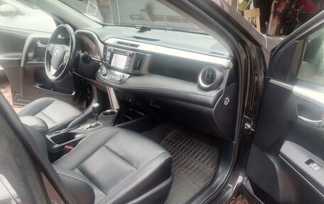Toyota RAV4, 2014 год, 1 950 000 рублей, 17 фотография