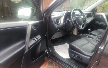 Toyota RAV4, 2014 год, 1 950 000 рублей, 13 фотография