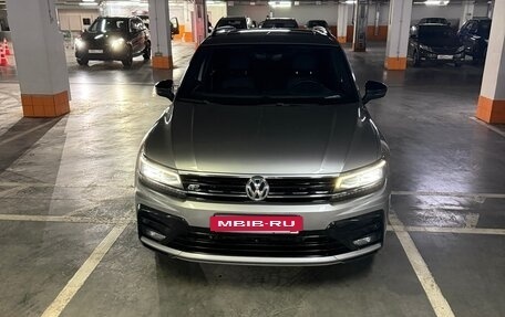 Volkswagen Tiguan II, 2018 год, 2 990 000 рублей, 3 фотография