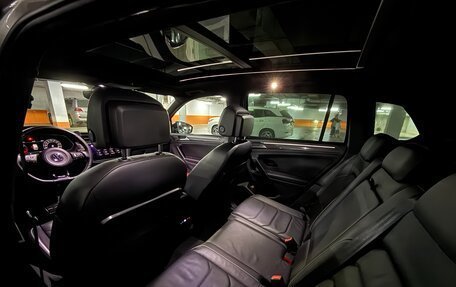 Volkswagen Tiguan II, 2018 год, 2 990 000 рублей, 16 фотография