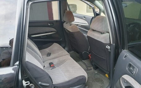 Honda Stream I рестайлинг, 2002 год, 525 000 рублей, 6 фотография