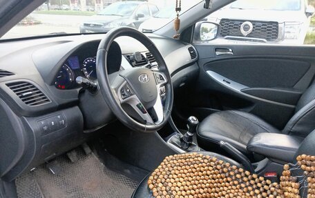 Hyundai Solaris II рестайлинг, 2011 год, 579 000 рублей, 7 фотография