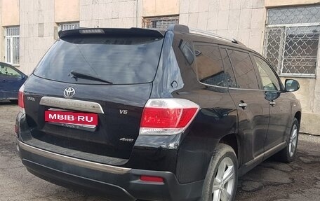 Toyota Highlander III, 2011 год, 1 750 000 рублей, 3 фотография