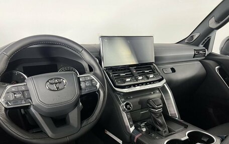 Toyota Land Cruiser, 2024 год, 13 990 000 рублей, 13 фотография