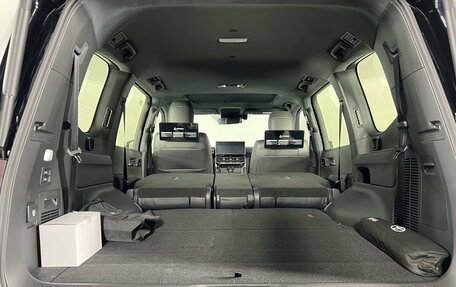Toyota Land Cruiser, 2024 год, 13 990 000 рублей, 29 фотография