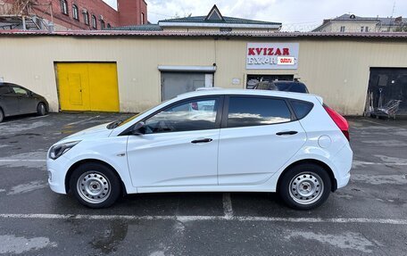 Hyundai Solaris II рестайлинг, 2015 год, 700 000 рублей, 5 фотография