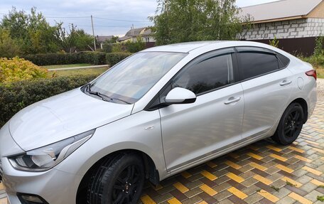 Hyundai Solaris II рестайлинг, 2017 год, 1 500 000 рублей, 3 фотография