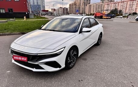 Hyundai Elantra, 2024 год, 2 420 000 рублей, 1 фотография