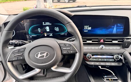 Hyundai Elantra, 2024 год, 2 420 000 рублей, 9 фотография