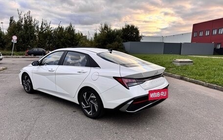 Hyundai Elantra, 2024 год, 2 420 000 рублей, 3 фотография