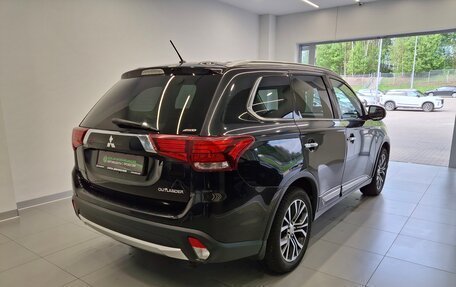 Mitsubishi Outlander III рестайлинг 3, 2016 год, 2 310 000 рублей, 4 фотография