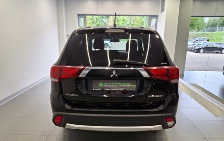 Mitsubishi Outlander III рестайлинг 3, 2016 год, 2 310 000 рублей, 5 фотография