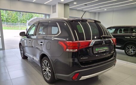 Mitsubishi Outlander III рестайлинг 3, 2016 год, 2 310 000 рублей, 6 фотография