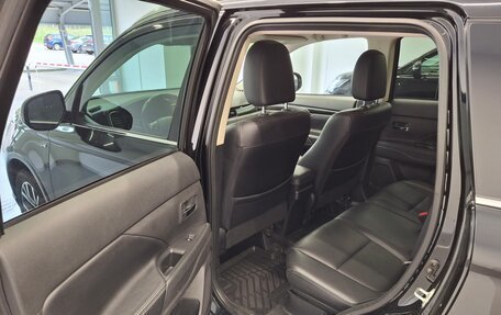 Mitsubishi Outlander III рестайлинг 3, 2016 год, 2 310 000 рублей, 21 фотография