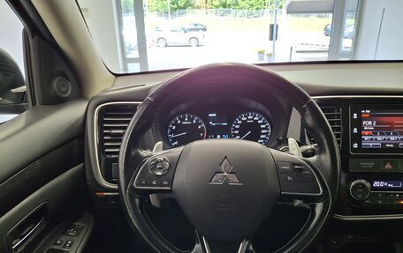 Mitsubishi Outlander III рестайлинг 3, 2016 год, 2 310 000 рублей, 13 фотография