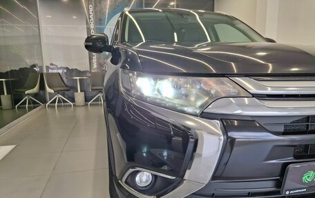 Mitsubishi Outlander III рестайлинг 3, 2016 год, 2 310 000 рублей, 28 фотография