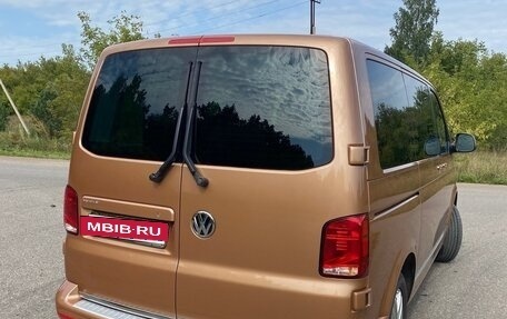 Volkswagen Caravelle T6 рестайлинг, 2021 год, 7 750 000 рублей, 4 фотография