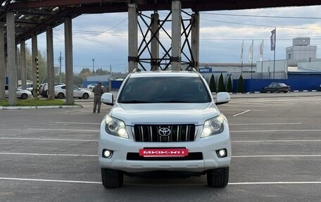 Toyota Land Cruiser Prado 150 рестайлинг 2, 2011 год, 2 700 000 рублей, 2 фотография