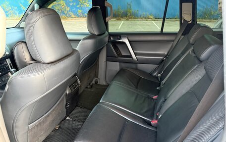 Toyota Land Cruiser Prado 150 рестайлинг 2, 2011 год, 2 700 000 рублей, 12 фотография