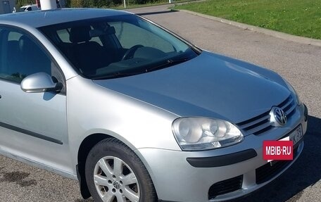 Volkswagen Golf V, 2004 год, 500 000 рублей, 2 фотография