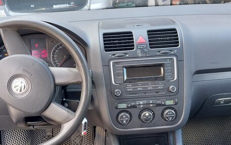 Volkswagen Golf V, 2004 год, 500 000 рублей, 7 фотография