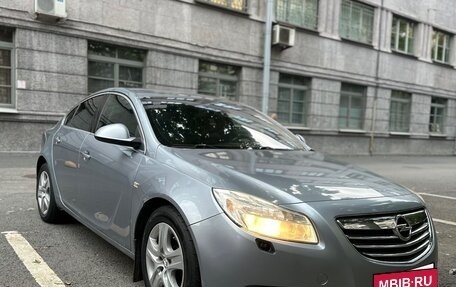Opel Insignia II рестайлинг, 2008 год, 615 000 рублей, 2 фотография