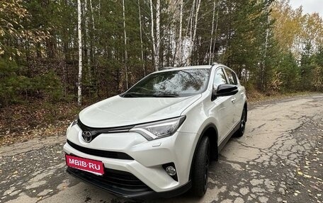 Toyota RAV4, 2018 год, 2 590 000 рублей, 1 фотография