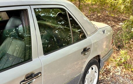 Mercedes-Benz E-Класс, 1995 год, 390 000 рублей, 7 фотография