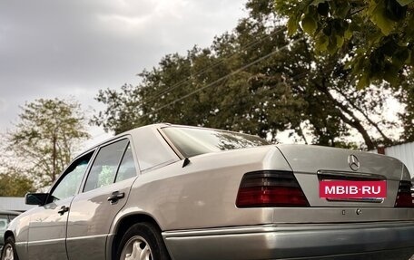 Mercedes-Benz E-Класс, 1995 год, 390 000 рублей, 4 фотография