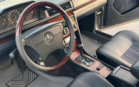 Mercedes-Benz E-Класс, 1995 год, 390 000 рублей, 11 фотография