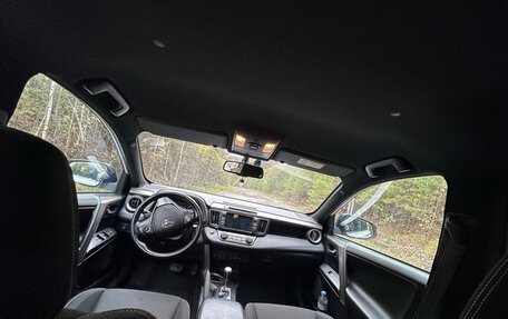 Toyota RAV4, 2018 год, 2 590 000 рублей, 11 фотография