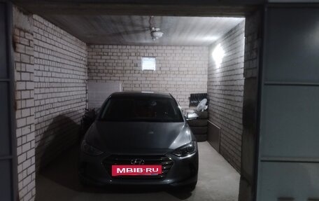 Hyundai Elantra VI рестайлинг, 2018 год, 1 950 000 рублей, 38 фотография