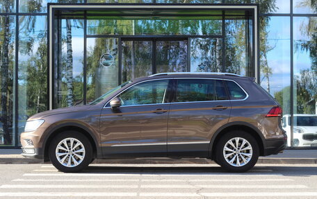 Volkswagen Tiguan II, 2017 год, 1 990 000 рублей, 2 фотография