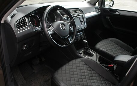 Volkswagen Tiguan II, 2017 год, 1 990 000 рублей, 6 фотография