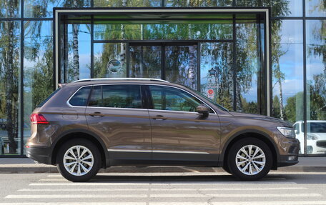 Volkswagen Tiguan II, 2017 год, 1 990 000 рублей, 4 фотография
