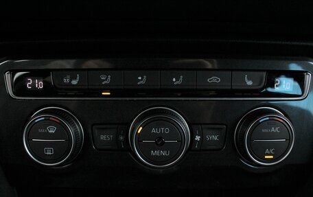 Volkswagen Tiguan II, 2017 год, 1 990 000 рублей, 16 фотография