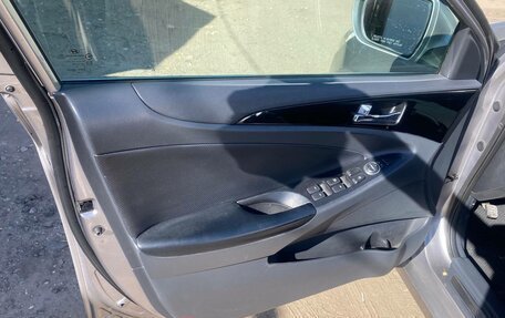 Hyundai Sonata VI, 2010 год, 1 200 000 рублей, 11 фотография