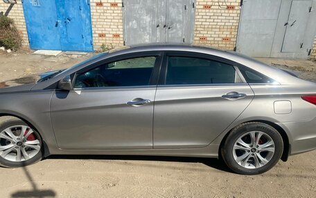 Hyundai Sonata VI, 2010 год, 1 200 000 рублей, 4 фотография