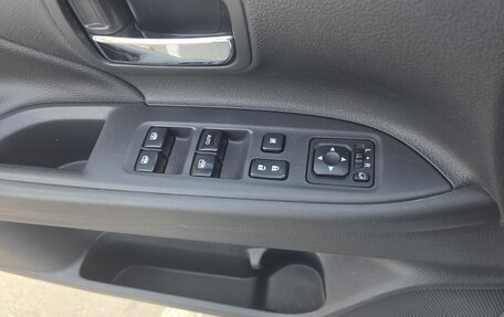 Mitsubishi Outlander III рестайлинг 3, 2015 год, 1 850 000 рублей, 12 фотография