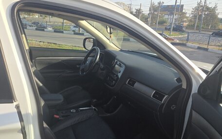 Mitsubishi Outlander III рестайлинг 3, 2015 год, 1 850 000 рублей, 8 фотография