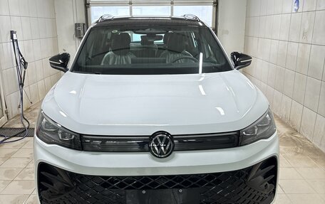 Volkswagen Tiguan, 2024 год, 5 100 000 рублей, 2 фотография