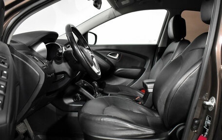 Hyundai ix35 I рестайлинг, 2013 год, 990 000 рублей, 10 фотография