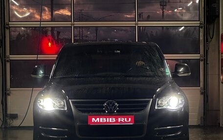 Volkswagen Touareg III, 2008 год, 1 350 000 рублей, 1 фотография