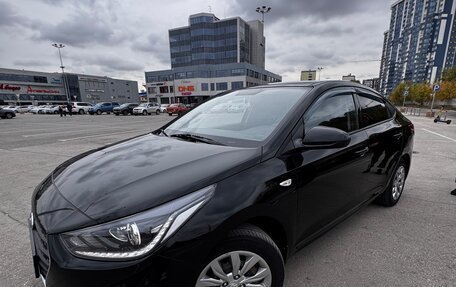 Hyundai Solaris II рестайлинг, 2019 год, 1 500 000 рублей, 3 фотография