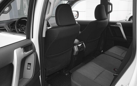 Toyota Land Cruiser Prado 150 рестайлинг 2, 2017 год, 5 250 000 рублей, 11 фотография