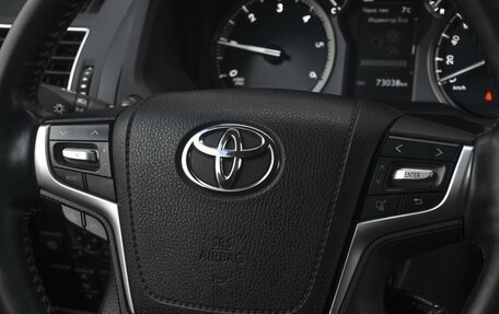 Toyota Land Cruiser Prado 150 рестайлинг 2, 2017 год, 5 250 000 рублей, 21 фотография