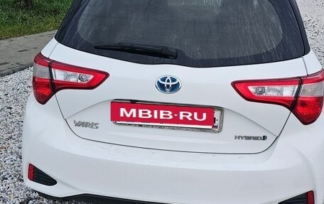 Toyota Yaris III рестайлинг, 2017 год, 1 398 000 рублей, 5 фотография