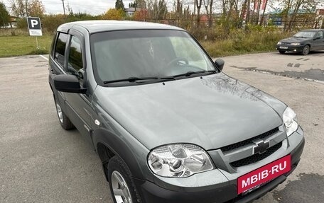 Chevrolet Niva I рестайлинг, 2016 год, 652 000 рублей, 2 фотография